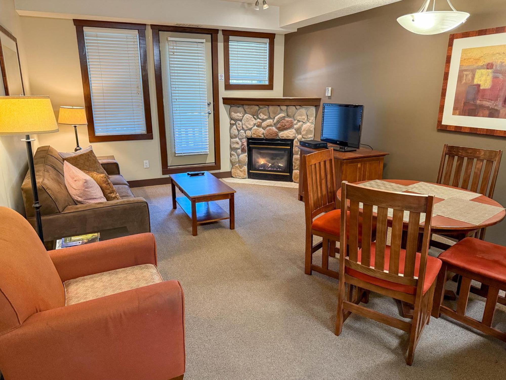 Silver Rock Condominiums By Fernie Central Reservations Rum bild